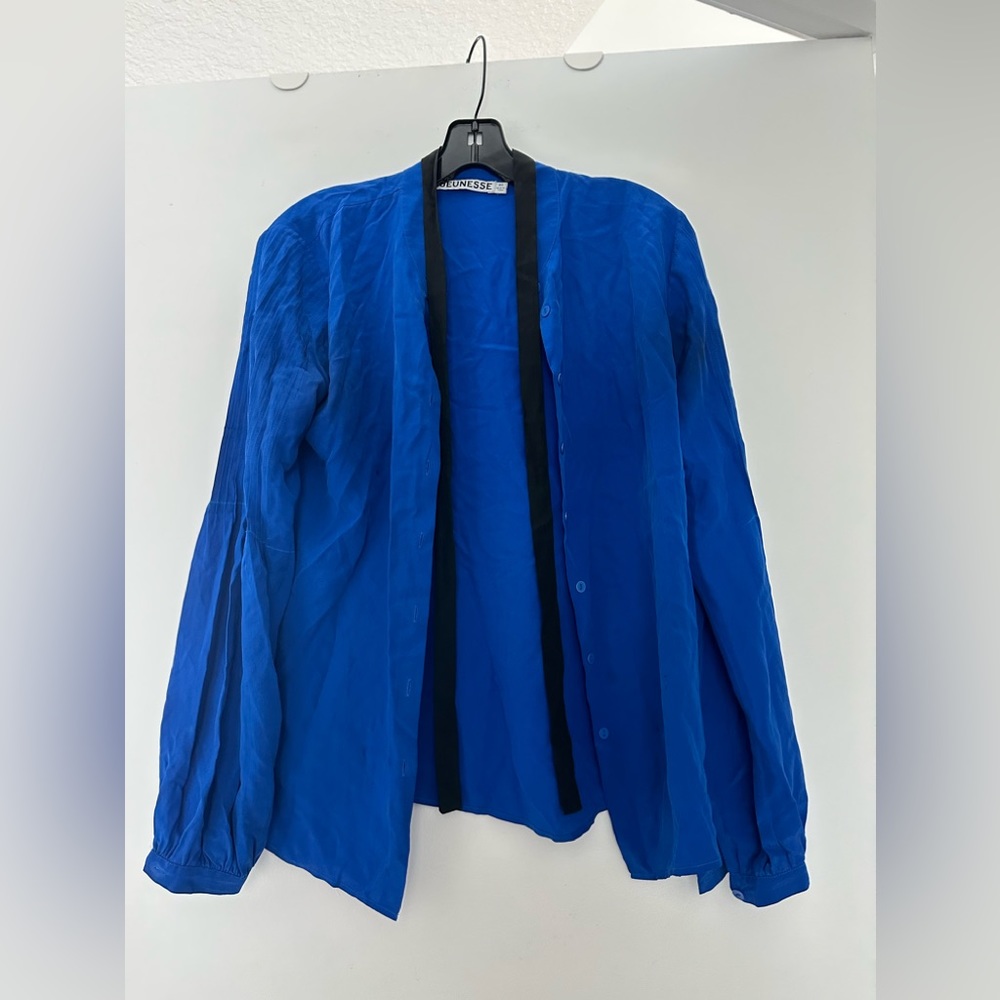 Jeunesse Women’s Blue Button Down